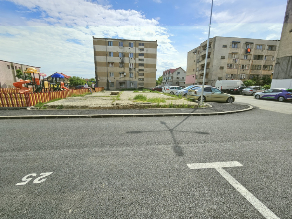 Vânzare teren intravilan - 250 mp - strada Constructorilor - zona CAM