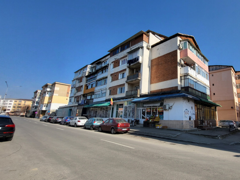 Vânzare apartament 3 camere - Târgu Jiu, strada Castanilor - zona Diana