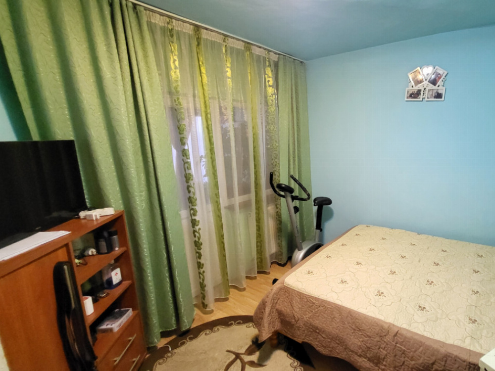 Vânzare apartament 3 camere, situat în Târgu Jiu, strada Victoriei, zona Mall