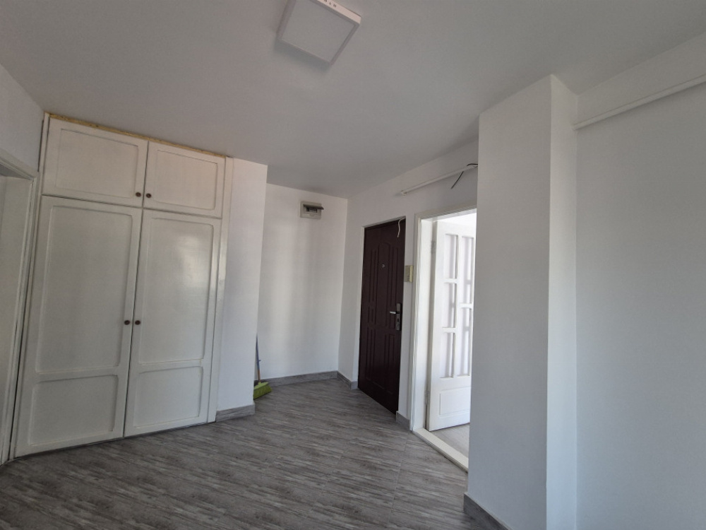 Vânzare apartament central *3 camere, situat în Târgu Jiu, strada Cerna