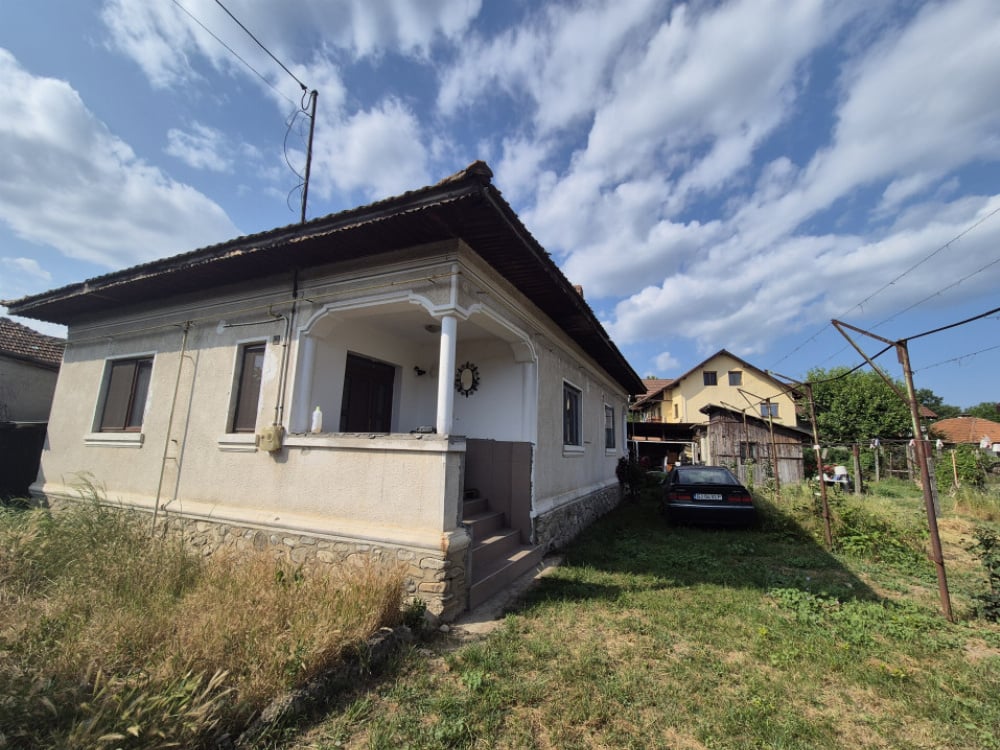 Vânzare casă situată în Târgu Jiu, strada Bistrița - zona Panduri