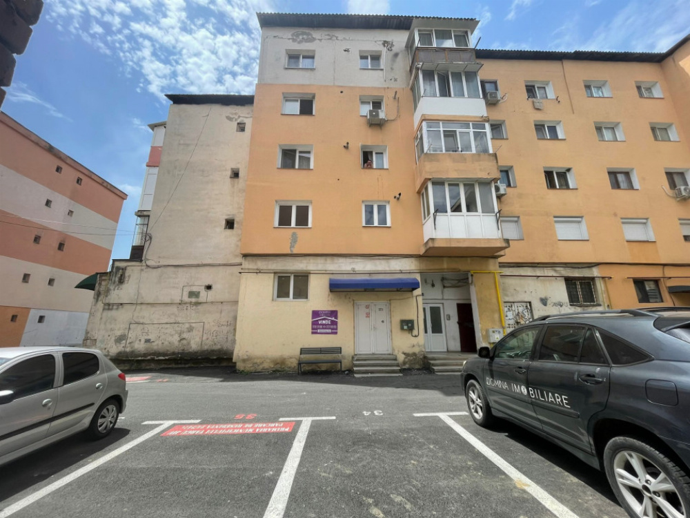 Vânzare *garsonieră confort 1 parter* strada Castanilor - zona Diana
