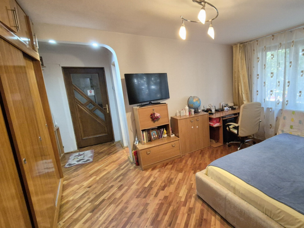 Vânzare apartament 2 camere, et.1, Aleea Energeticienilor - zona 8 Mai