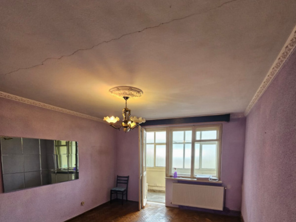 Vânzare apartament 3 camere *etaj 2 - decomandat* - Strada Zambilelor