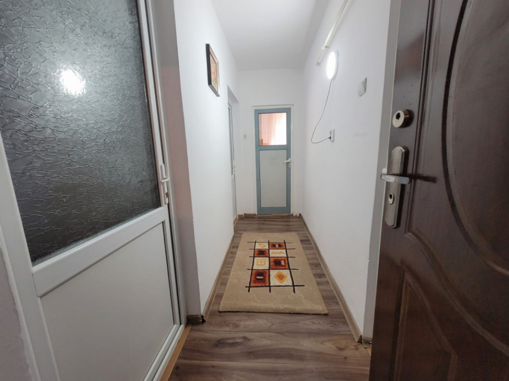 Închiriere apartament 2 camere, situat în Tg.Jiu, Aleea Plopilor - zona 9 Mai