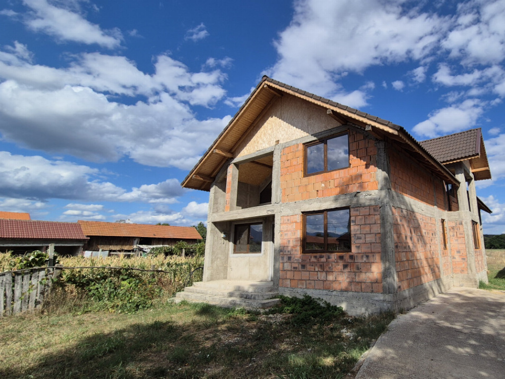 Vânzare casă D+P+M și teren 4334 mp - Runcu, Sat Răchiți