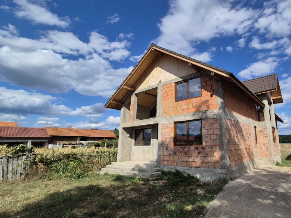 Vânzare casă D+P+M și teren 4334 mp - Runcu, Sat Răchiți