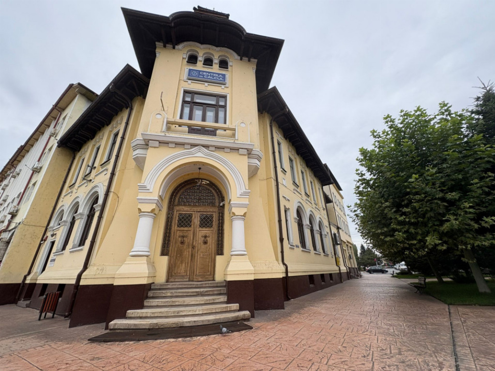 Închiriere spațiu parter ultracentral  – vad pietonal excelent, zona Victoria 