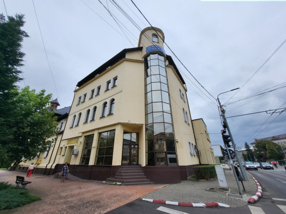 Închiriere spațiu comercial ULTRACENTRAL, Zona Victoriei pietonal