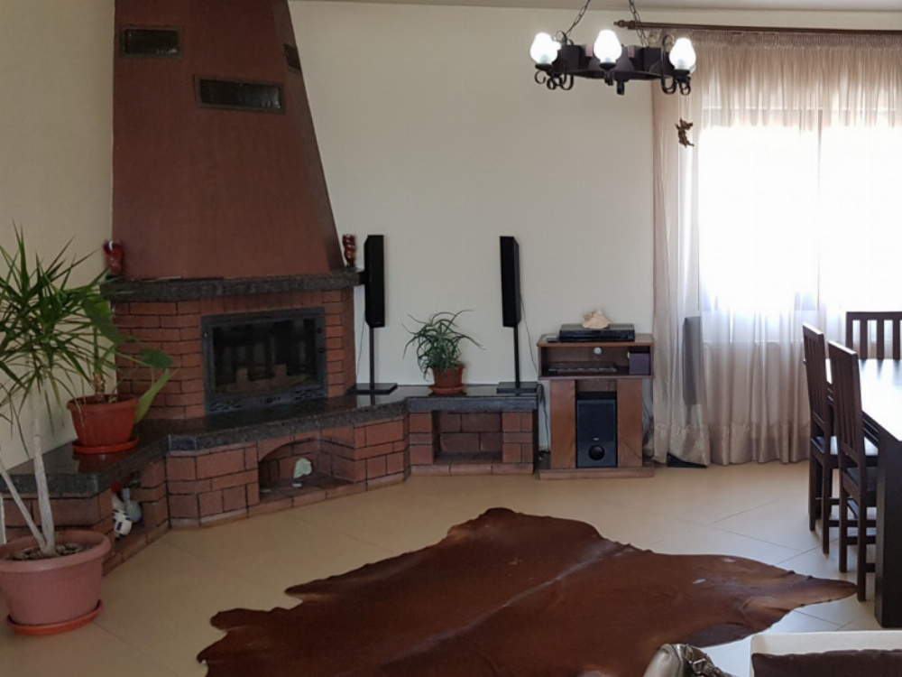 Închiriere casă mobilată/utilată, situată în Târgu Jiu, strada Ana Ipătescu