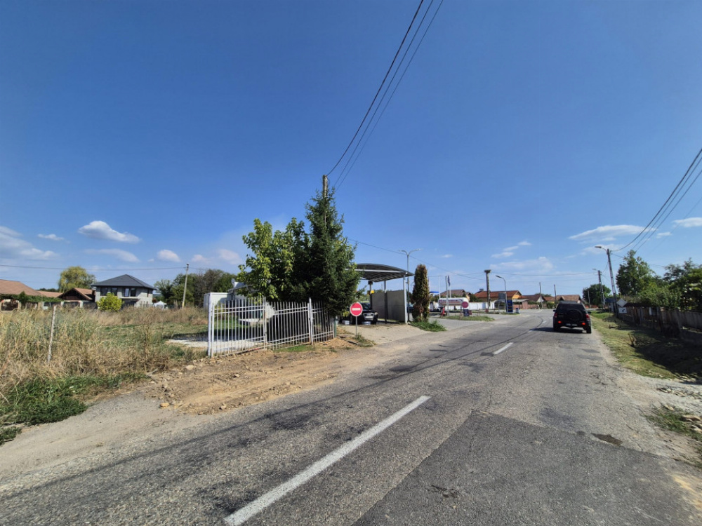 Teren de vânzare în Ursați, pretabil construcții rezidențiale  și comerciale