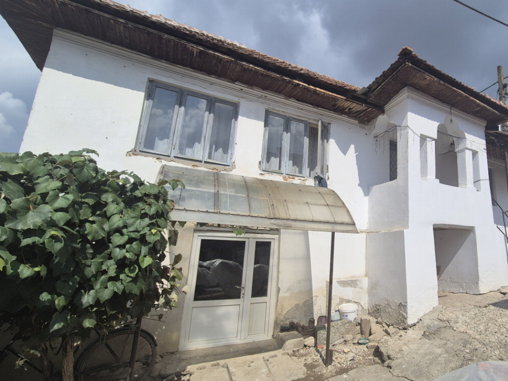 Vânzare casă tradițională situată în Bengești-Ciocadia, strada Linia Mare