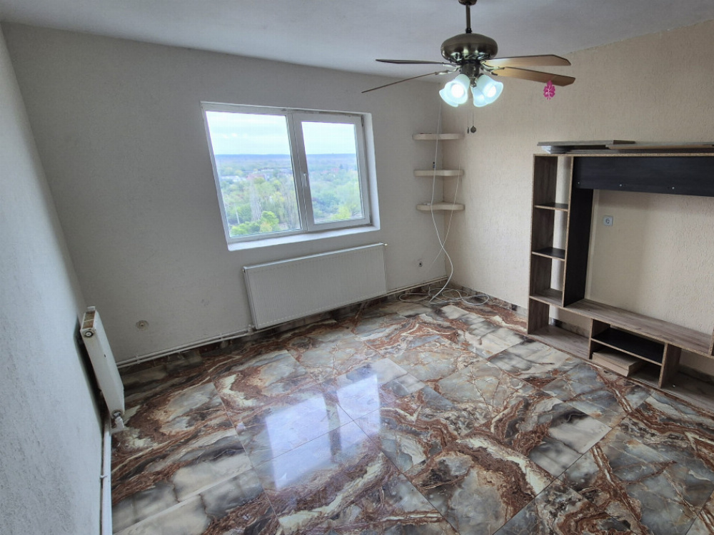Vânzare apartament 2 camere, situat în Târgu Jiu, Aleea Plopilor - zona 9 Mai