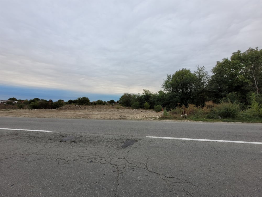 Vânzare teren intravilan, 3.063 mp, în Tg. Jiu, str Merilor - zonă în dezvoltare