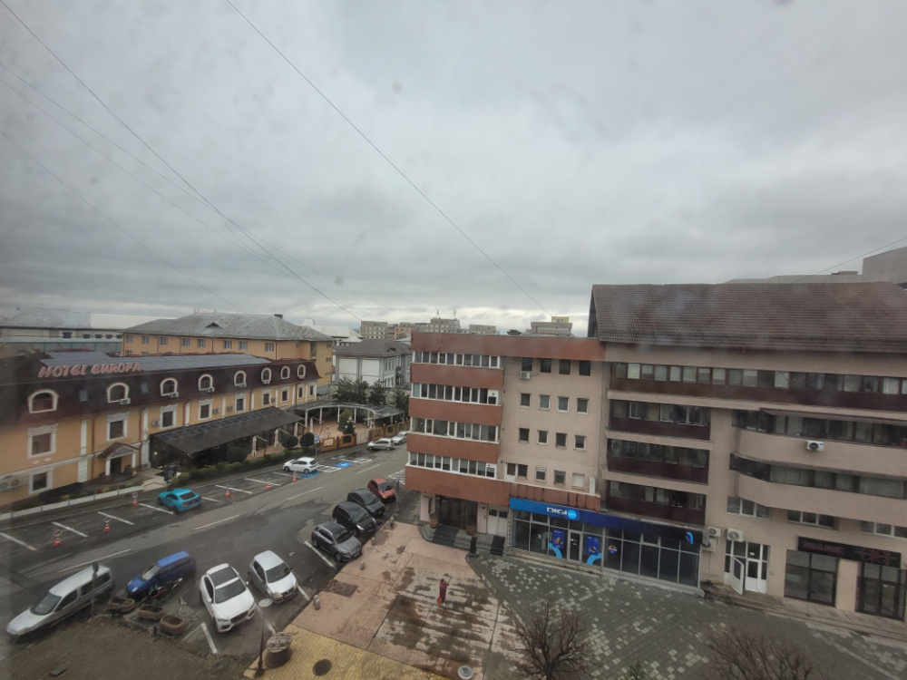 Vânzare apartament 3 camere,  situat în Târgu Jiu,  Calea Eroilor