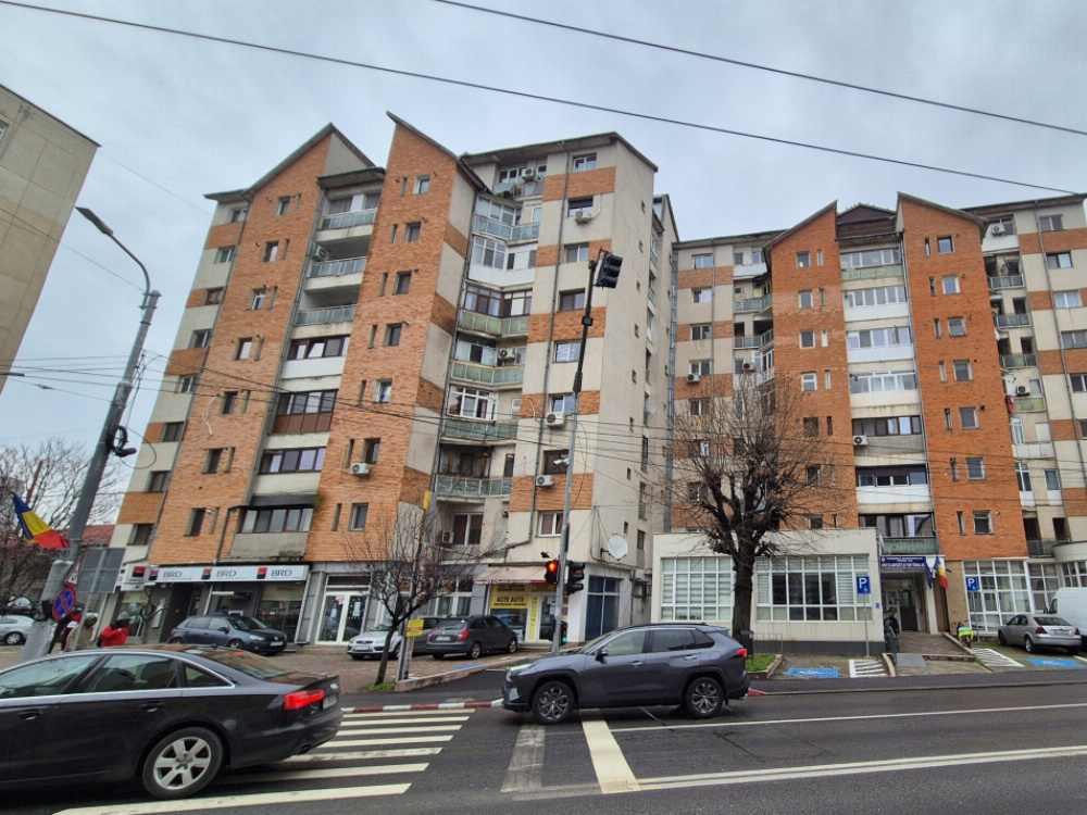 Vânzare apartament 2 camere, 59 mp, construcție 2000, Bd. Republicii