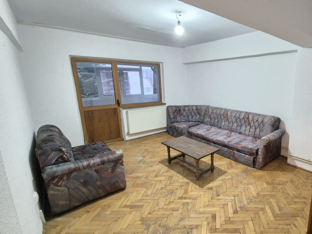 Vânzare apartament 3 camere, Bd. Ecaterina Teodoroiu - zona Casei de Cultură