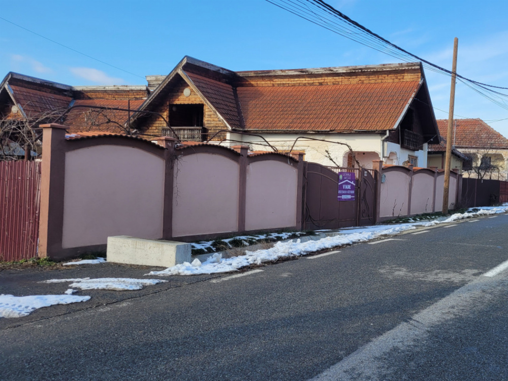 Vânzare casă – Arcani, sat Câmpofeni – lângă râul Jaleș
