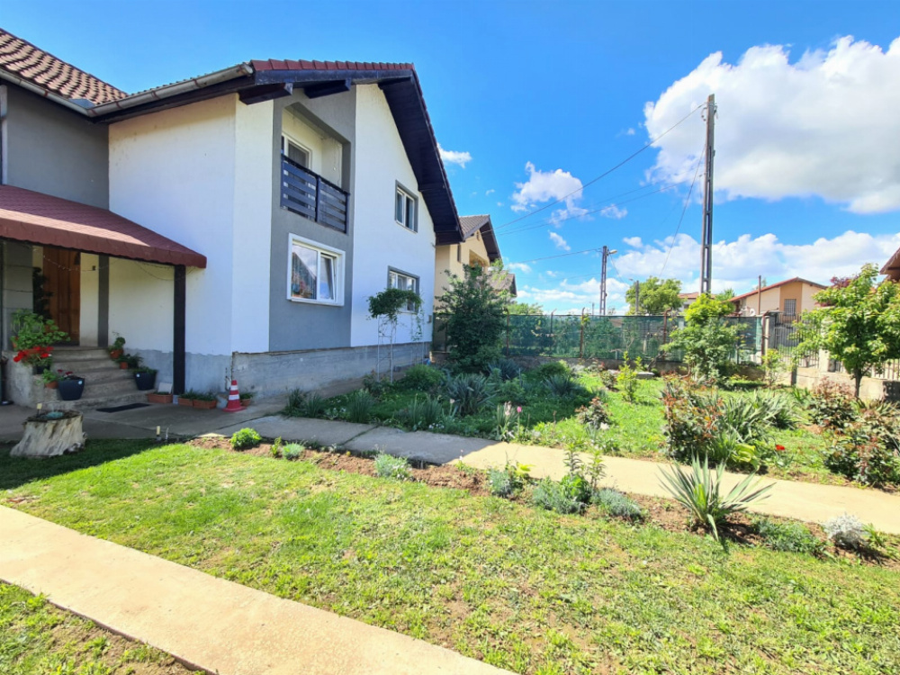 Vânzare vilă, situată în Târgu Jiu, Aleea Sf. Dumitru - cartier Drăgoieni