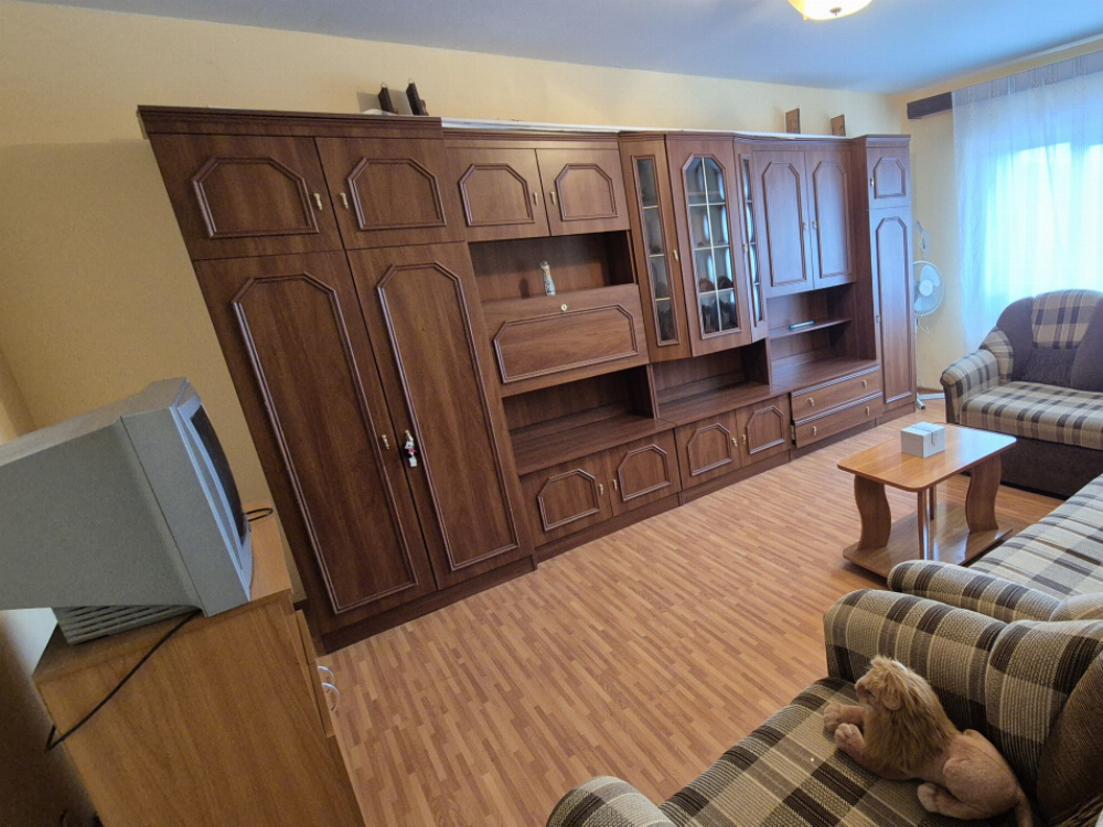 Vânzare apartament 2 camere, situat în Rovinari, strada Tineretului