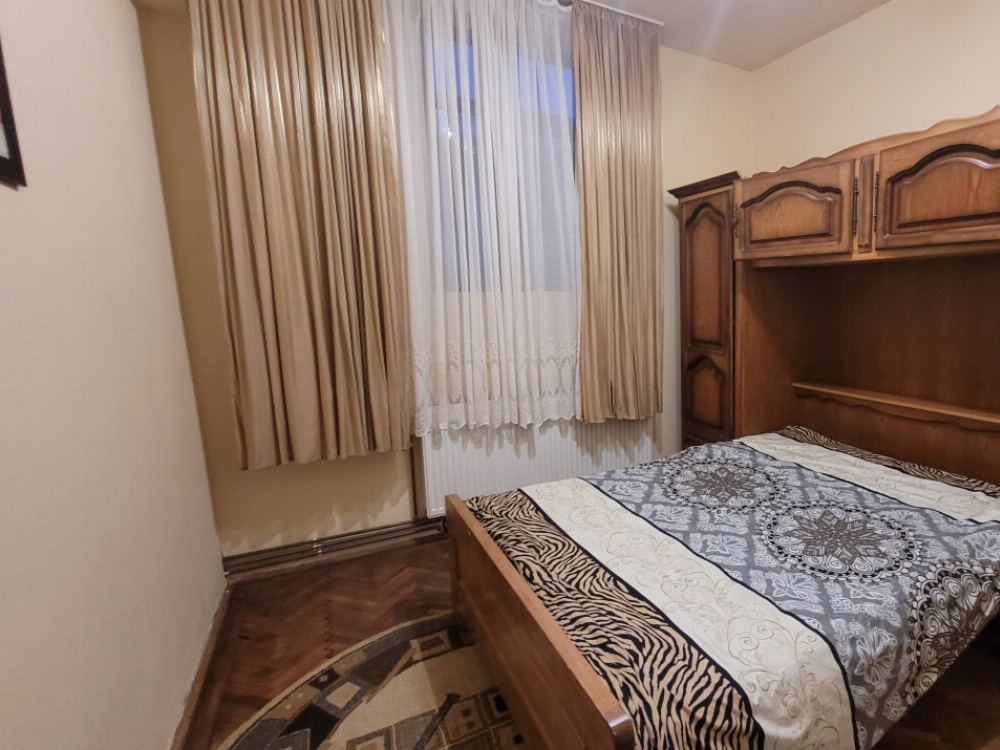 Închiriere apartament 2 camere situat în Târgu Jiu, zona Piața Mică