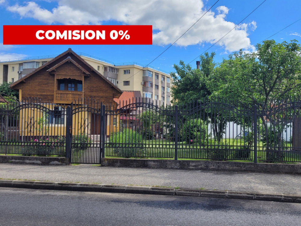 Vânzare casă + 800 mp teren, Târgu Jiu, strada 14 Octombrie,  zonă centrală.