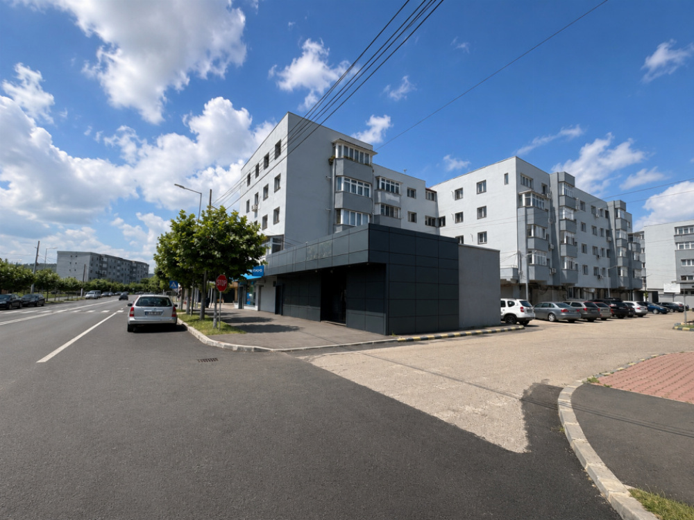 Închiriere spațiu comercial complet renovat, vad excelent – Rovinari