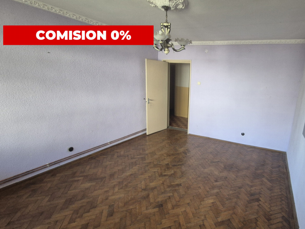 Vânzare apartament 3 camere, etaj 2 - decomandat - strada Zambilelor